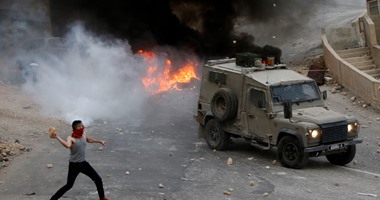 إصابة 3 فلسطينيين خلال مواجهات مع قوات الاحتلال الإسرائيلى فى شرق نابلس
