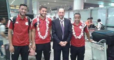 بالصور.. استقبال المنتخب الأوليمبى بالورود فى الصين