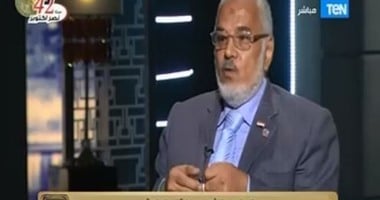 الحارس الشخصى للسادات: "لم أبكى على والدى مثلما بكيت على الرئيس الراحل"
