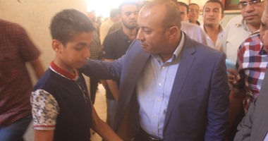 محافظ المنوفية يخصم 3 أيام من راتب مديرى مدرستين لعدم انتظام العمل