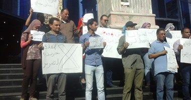 محررو جريدة التحرير يحتشدون بـ"الصحفيين" تزامنا مع اجتماع مجلس النقابة