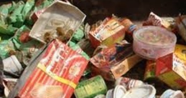 المعمل الكيماوى يحدد مصير صاحب محل متهم بحيازة 2 طن أغذية فاسدة فى باب الشعرية