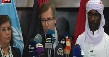 ولادة متعثرة لحكومة الوفاق الوطنى والليبيون يتنفسون الصعداء.."ليون" يعلن القائمة بعد التوافق على"فايز سراج" رئيساً لها وعبد الرحمن سواحلى رئيسا لمجلس الدولة.. والقاهرة تهنئ طرابلس بـ"الاتفاق السياسى"
