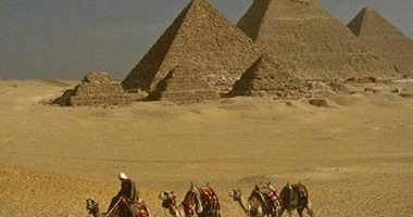 فى واقعة سرقة حجارة الأهرامات.. النيابة تستعجل تحريات المباحث وتحدد جلسة 22 يناير لتجديد حبس الخيالة الثلاثة.. تحديد هوية الصحفيين الذين ظهروا فى "فيديو" الواقعة والاستماع لأقوالهم الأسبوع المقبل
