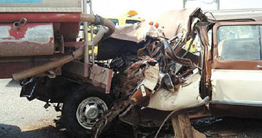 مصرع وإصابة شخصين فى تصادم سيارتين بالغردقة