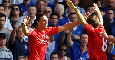 ليفربول يفوز على إيفرتون بهدفى كارول وسواريز