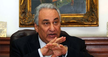 "عاشور": "العسكرى" لم يصدر معايير للجنة المائة لأنه لم يجد مساندة شعبية.. بعض القوى الليبرالية هاجمتنا عندما طالبنا المجلس بوضعها.. وأرفض المساس بالمادة الثانية