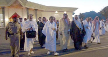 عبد الله جول ينتقد وضع علم الإدارة المحلية بكركوك بجوار العلم العراقى