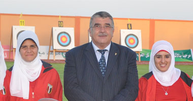 مشادة كلامية بين رئيس الأولمبية والسكرتير العام