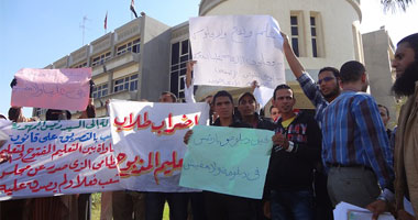 وقفة لمناصرة غزة فى استقبال أردوغان بجامعة القاهرة 