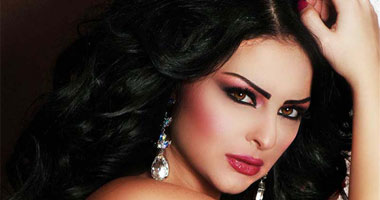 ديانا كرزون: غنائى بالخليجى لطلب الجمهور وعشق هذه اللهجة