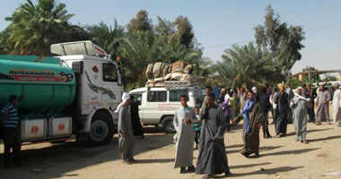 أهالى قرية محلة خلف يقطعون الطريق الزراعى احتجاجا على خطف شاب