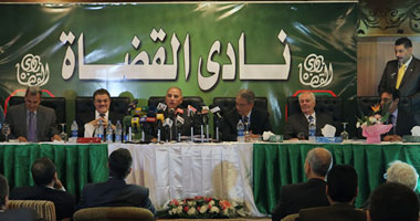 نصار: لا صلة بين الدستور والشريعة وعلى قنديل إلغاء ترخيص الخمور