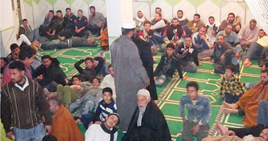 استمرار اعتصام أهالى قرية "دكسن" بالدقهلية لليوم الثانى
