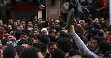 "الصحة": 71 مصابا حصيلة الاشتباكات أمام مجلس الشعب