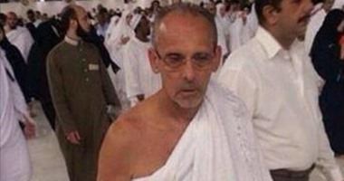 بالصور.. أشهر النجوم المسلمين فى الرياضة العالمية.. ظهور فييرا بملابس الإحرام يجدد علاقة مشاهير الكرة مع الإسلام..بنزيما يرفض الإفطار فى رمضان..أوزيل يبدأ المباريات بقراءة الفاتحة..وكلاى أفضل سفير