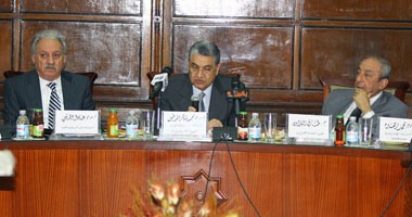 مؤتمر "دعم استخدام الطاقة الشمسية" يكشف تأخر مصر فى استخدامها لتوليد الكهرباء.. إيطاليا: 70% من الطاقة تعتمد على "المتجددة".. تونس: ننتج 3 آلاف ميجا وات من الرياح.. وإسبانيا: لها أولوية فى سياستنا