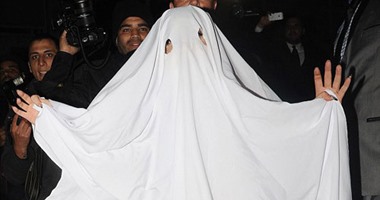 بالصور.. ليدى جاجا "شبح" الـHalloween فى باريس