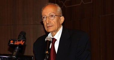 أداء صلاة الجنازة على شيخ الأثريين فى المجمع الإسلامى بالشيخ زايد