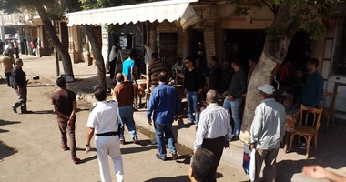 حى العجمى بالإسكندرية يشن حملة لإزالة إشغالات الطريق والباعة الجائلين
