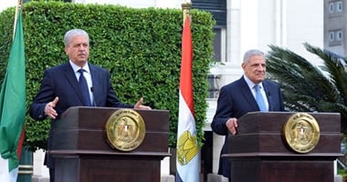 بالصور.. محلب ونظيره الجزائرى يوقعان 17 مذكرة تفاهم.. رئيس الوزراء: مجلس الأعمال "المصرى- الجزائرى" ينعقد خلال أسبوعين بتشكيله الجديد.. عبد الملك سلال: نؤمن بقوة مصر وسنتعاون معها لمواجهة الإرهاب