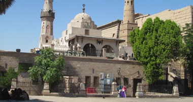 إحالة 48 عاملًا فى أوقاف أسيوط للتحقيق وإزالة 4 صناديق لجمع الأموال