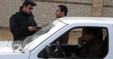 "المرور": ضبط سيارة مبلغ بسرقتها فى طريق أسيوط الغربى