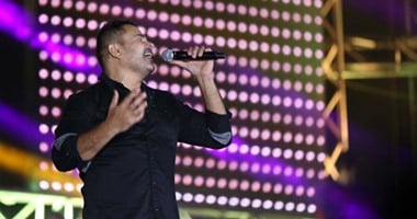 بـ"جماله" و"ليالى العمر" و"نعشق القمر" الهضبة يتألق بحفل ستاد القاهرة