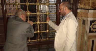 ننشر صور زيارة شيعة مصر لمساجد آل البيت إحياءً لذكرى عاشوراء.. الطاهر الهاشمى يعلن إقامة مجالس العزاء فى بيوت الشيعة.. ويؤكد: زياراتنا للمساجد.. ومواجهة الفكر التكفيرى بالاقتداء بفكر حفيد المصطفى