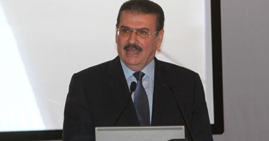 وزير النقل يغادر القاهرة مساء اليوم متوجهًا إلى دبى لزيارة ميناء جبل على