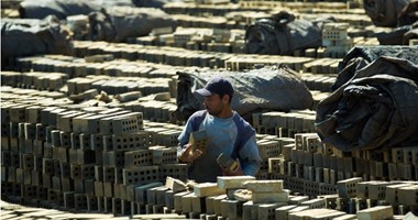 خفض أسعار الغاز ينقذ صناعة الطوب من الانهيار.. تراجع عدد مصانع "الطفلى" من 1200 لـ600 فقط.. على سنجر: الغاز يمثل 45% من تكاليف الإنتاج.. واتحاد الصناعات: 3 دولارات سعر عادل ويمكنها من المنافسة والعودة للتصدير