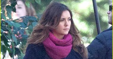 بالصور.. نينا دوبروف تصور حلقة جديدة من مسلسل "The Vampire Diaries"