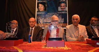 حفيدتا عبد الرحمن أبو زهرة تبهران الحضور بعزفهما على الكمان بعمان