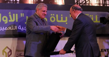 محلب يشهد تكريم رواد صناعة البناء والتشييد بملتقى بناة مصر