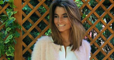 بالصور.. كيف تتألقين فى أمسيات الشتاء.. الفرو والريش الملون يعطيك طلة أنيقة ومميزة.. الأقمشة اللامعة للسهرات العائلية.. والتفاصيل البسيطة تجعلك أكثر شبابًا وحيوية