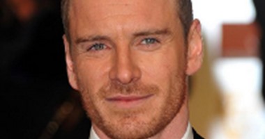مايكل فاسبندر يروج لفيلمه "Assassin's Creed" ببرنامج "The Tonight Show"