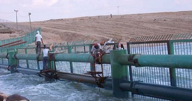 موقع "واللا": إسرائيل تقيم سورًا عازلًا بمياهها الإقليمية المواجهة لمصر