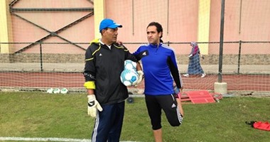 كواليس غرفة الملابس .. أمير عبد الحميد يكشف عن أول لقاء مع متعب 