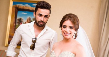 مصفف شعر: الكلاسيكيات والورود والتيجان تتربع على عرش عروس 2015