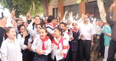 عودة 12 طالبا مشتبه فى إصابتهم بالحصبة لمدرسة سلوا الابتدائية بأسوان