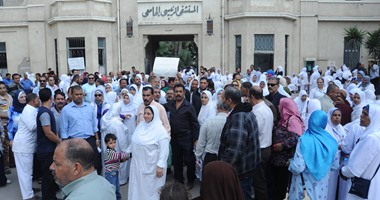 إضرب العاملين بالمؤسسة العلاجية بقليوب وعضو مجلس نوب يتدخل لحل الأزمة