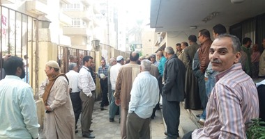 بالصور.. عاملون بمساحة الشرقية يواصلون الإضراب لتنفيذ اللائحة المالية