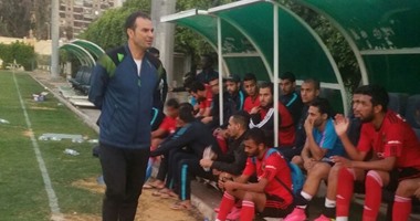 بسيونى للاعبى الحرس: الناس بتضحك عليا بسببكم