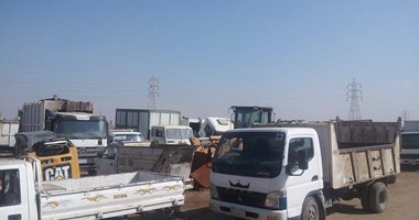 المرور تشن حملات على سيارات النقل لتحميلها الركاب بالصندوق الخلفى