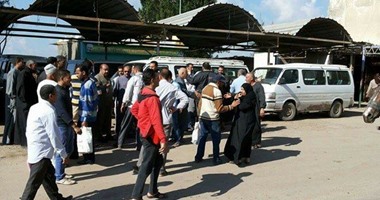بالصور.. إضراب سائقى خط "كفر الشيخ- شنو" لسوء حالة الطريق 