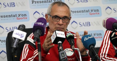كوبر يغيب عن المؤتمر الصحفى بسبب اقتحام  الجماهير
