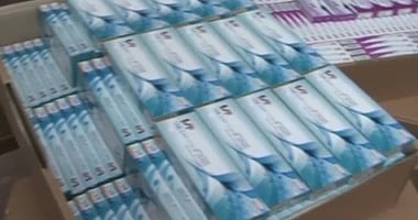 بالفيديو.. الداخلية تضبط آلاف العدسات اللاصقة تسبب العمى فى مخزن بعابدين