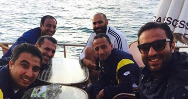 ميدو والدراويش يستجمون على شاطئ الإسكندرية