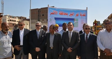 محافظ الأقصر يتابع بدء توصيل الغاز الطبيعى لمدينة القرنة غربى المحافظة