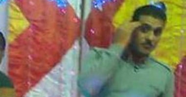 صحافة مواطن.. "لص" يسرق شبكة من "الكوشة" فى فرح أمام أعين الجميع بالشرقية.. أخذها بحجة عرضها على أهل العريس فظنوه من أقاربه.. و"العروسة" تفقد الوعى.. ونفس "الحرامى" سبق وسرق "نقوط" من فرح بالقرية